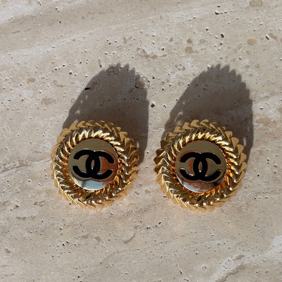 Chanel Vintage Collection 23 Gold Rope CC Clip-On Earrings – 1984 Karl Lagerfeld